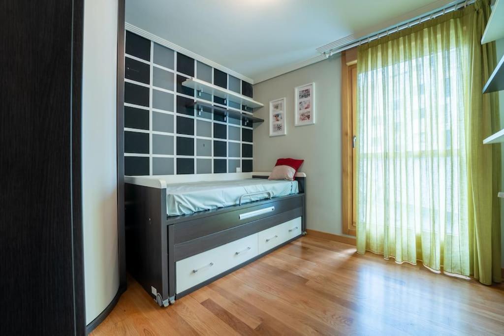 Apartamento En El Corazon De La Ciudad Con Parking Сантандер Экстерьер фото